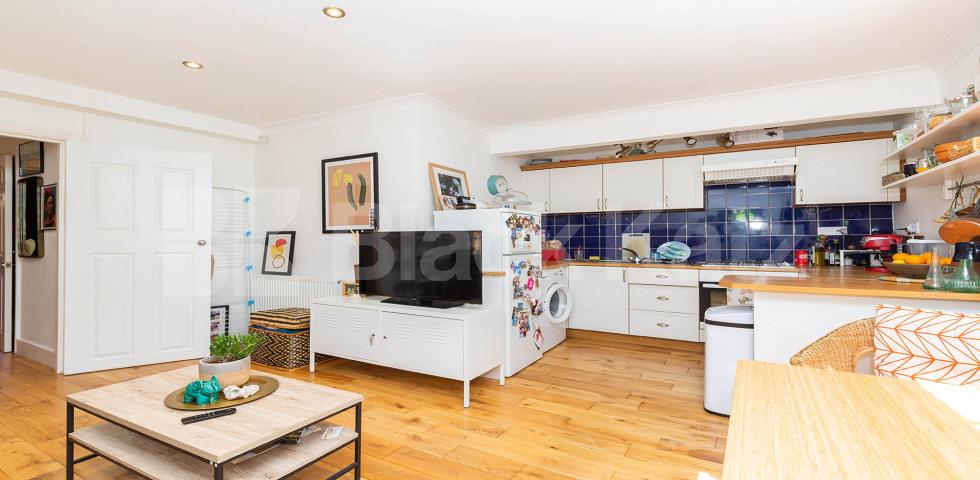 			VIRTUAL TOUR AVAILABLE!, 1 Bedroom, 1 bath, 1 reception Apartment			 Christchurch Road, CROUCH END